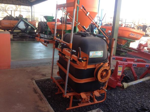 Bomba de Pulverização 600 lts para pasto